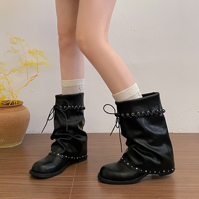 Kadınlar İçin Bol Kesim Orta B - Leatherwork Rivets incelemesi ve fiyatı